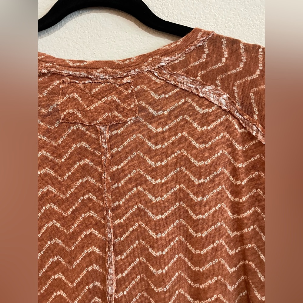 Free People Bali Backpacker T-shirt in Rust Combo Size Medium - Picture 6 of 7